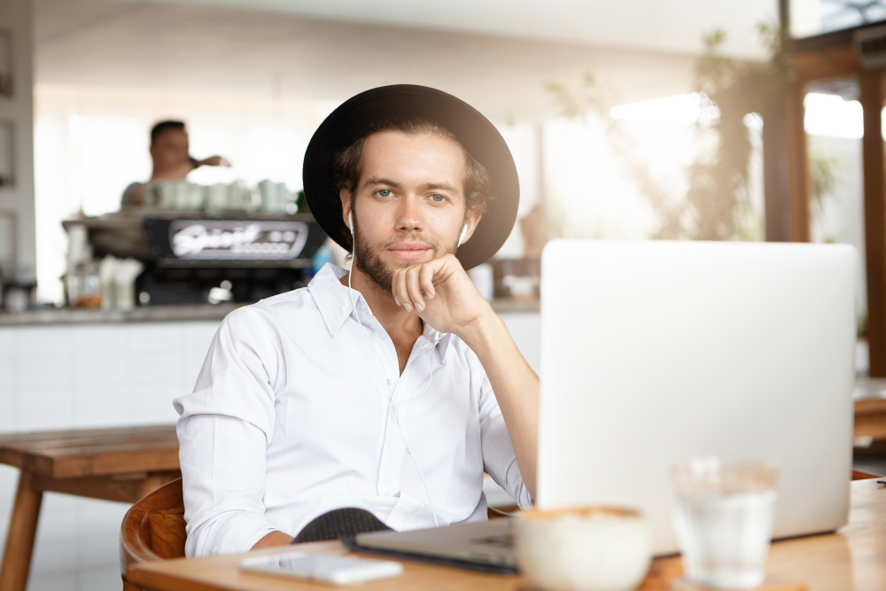 Professionnels du support client prêts à aider